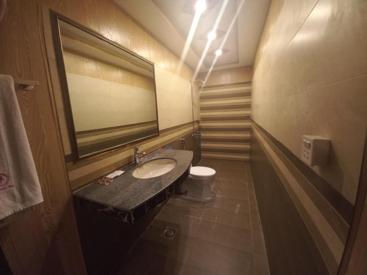 Premier Inn Johar Town Lahore Eksteriør billede