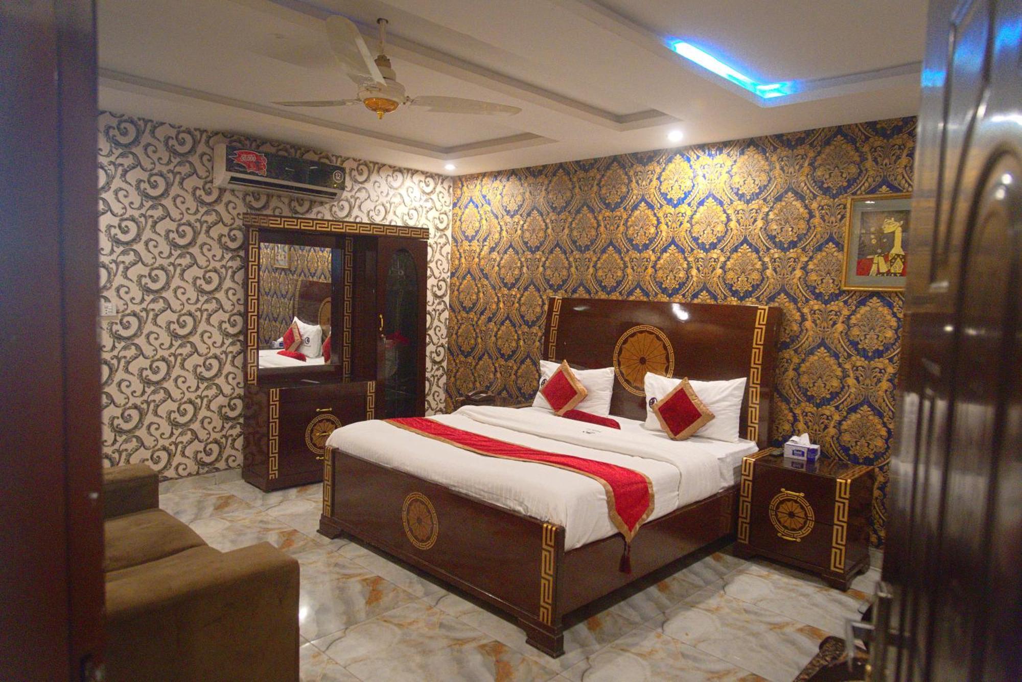 Premier Inn Johar Town Lahore Eksteriør billede