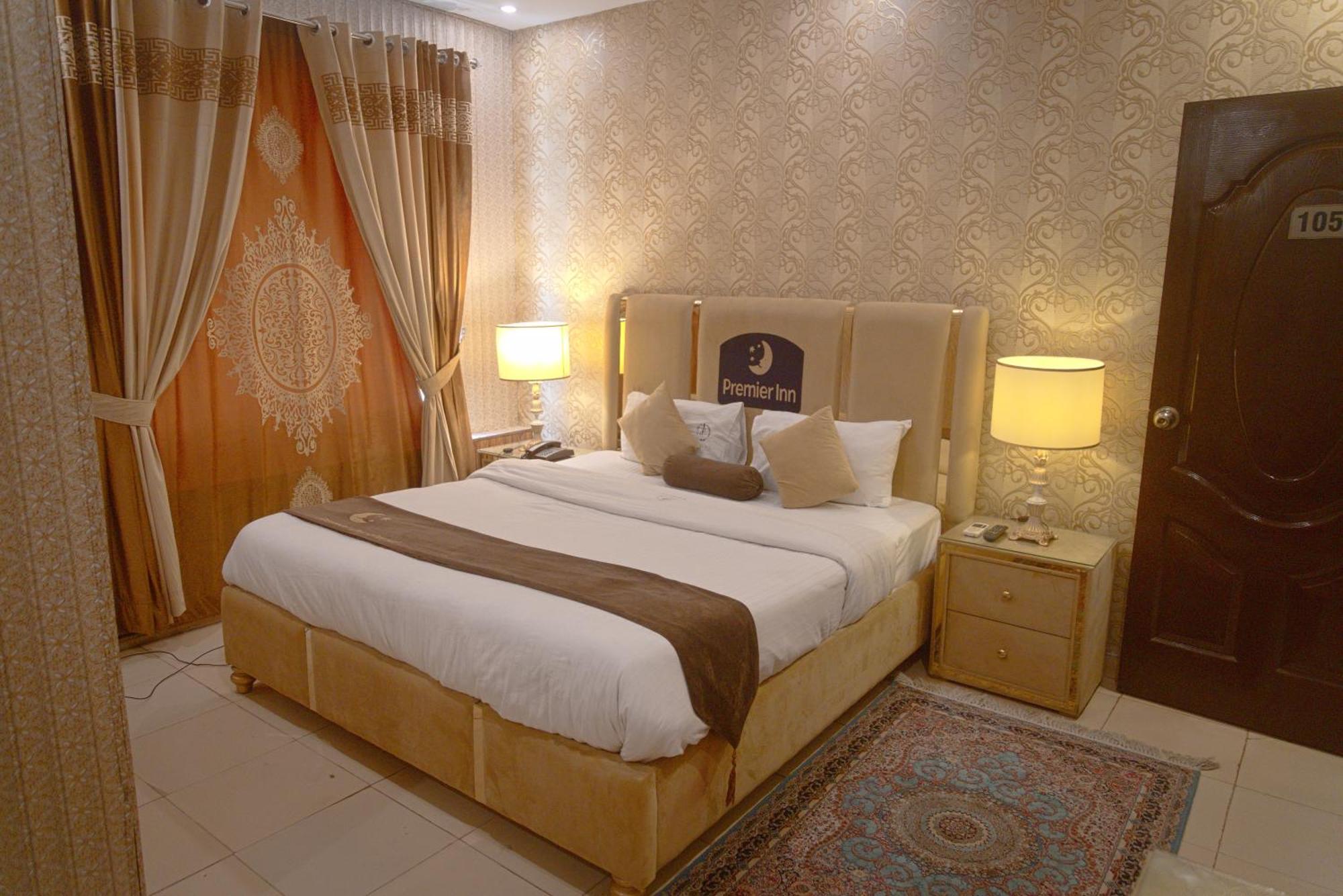 Premier Inn Johar Town Lahore Eksteriør billede