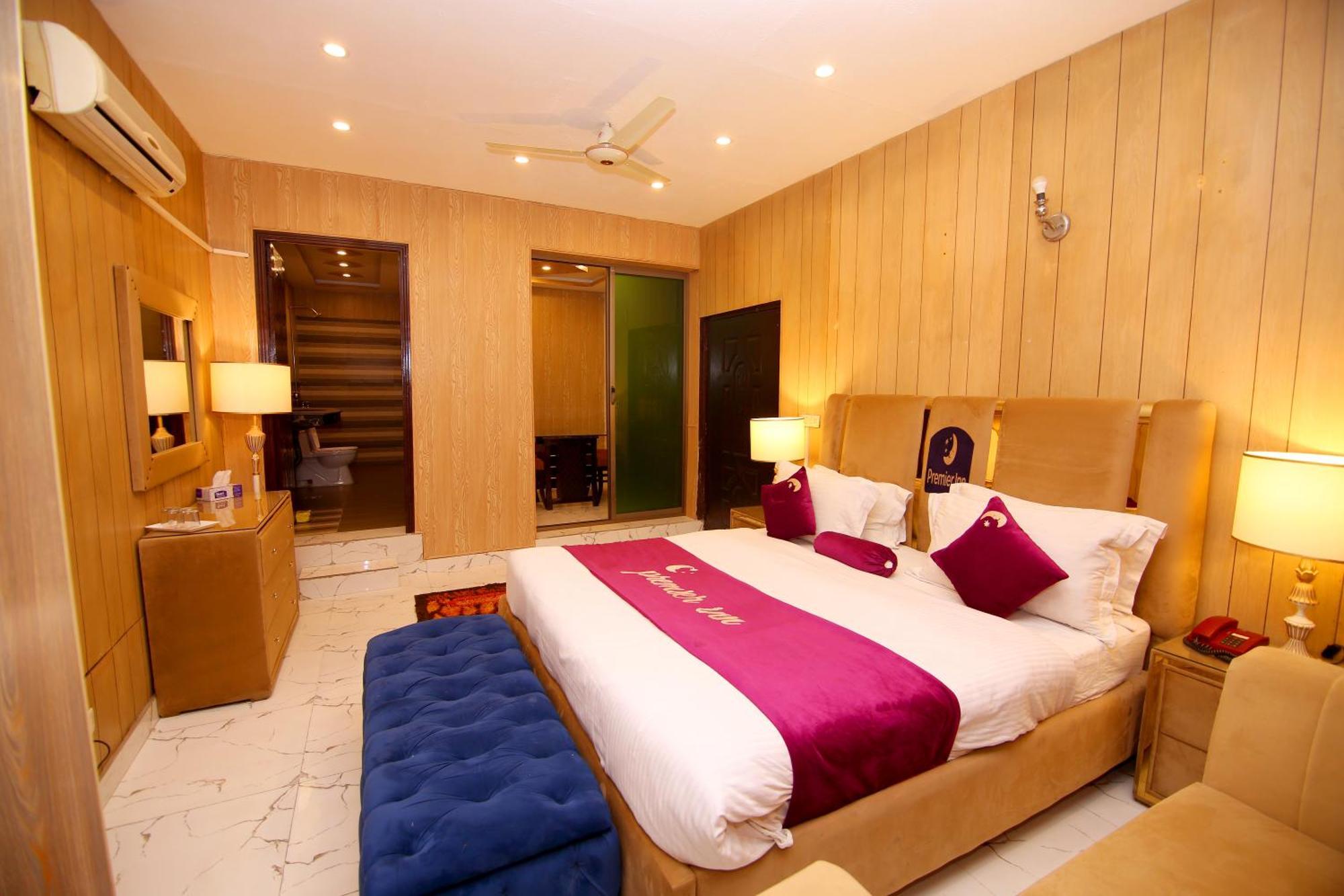 Premier Inn Johar Town Lahore Eksteriør billede
