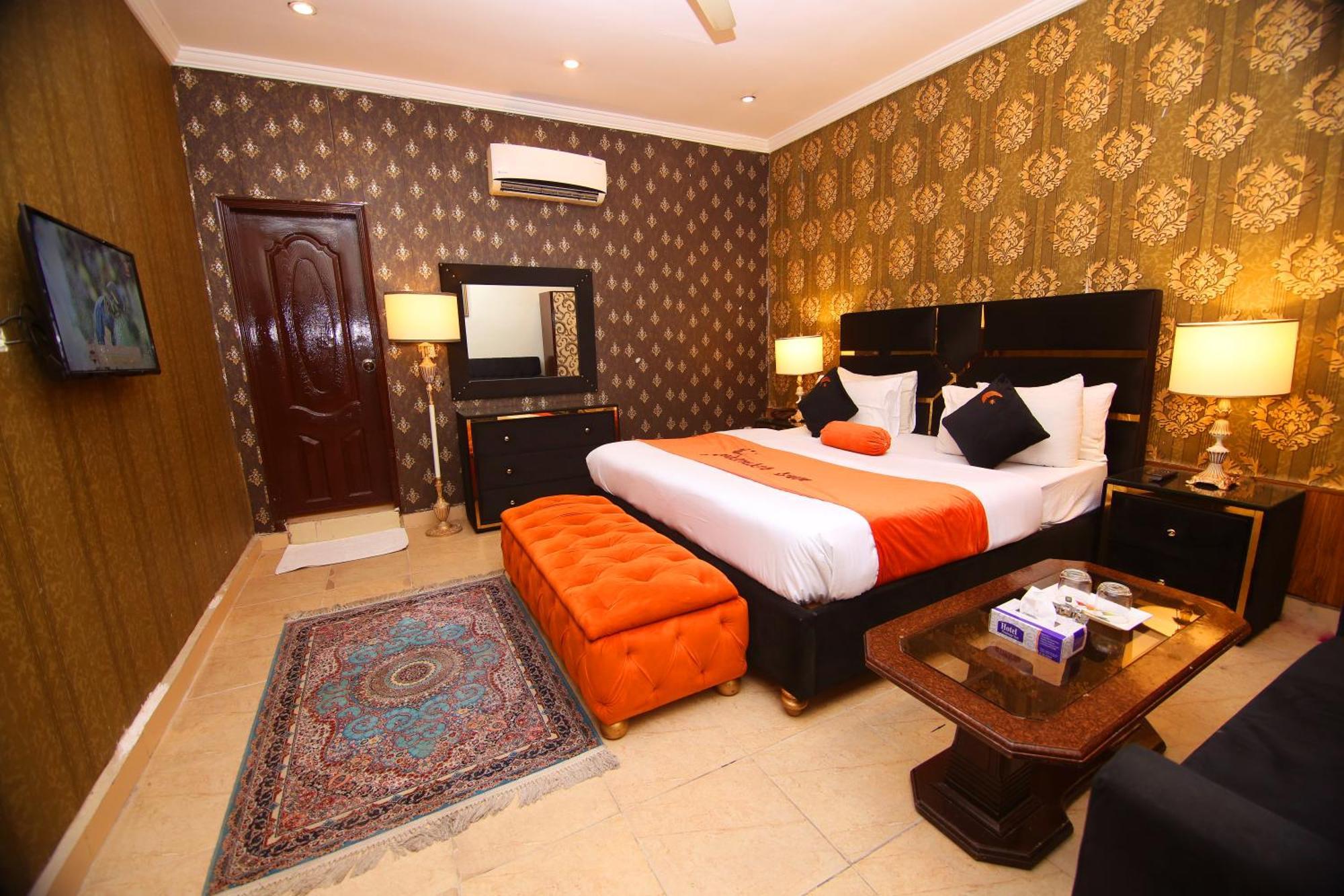 Premier Inn Johar Town Lahore Eksteriør billede