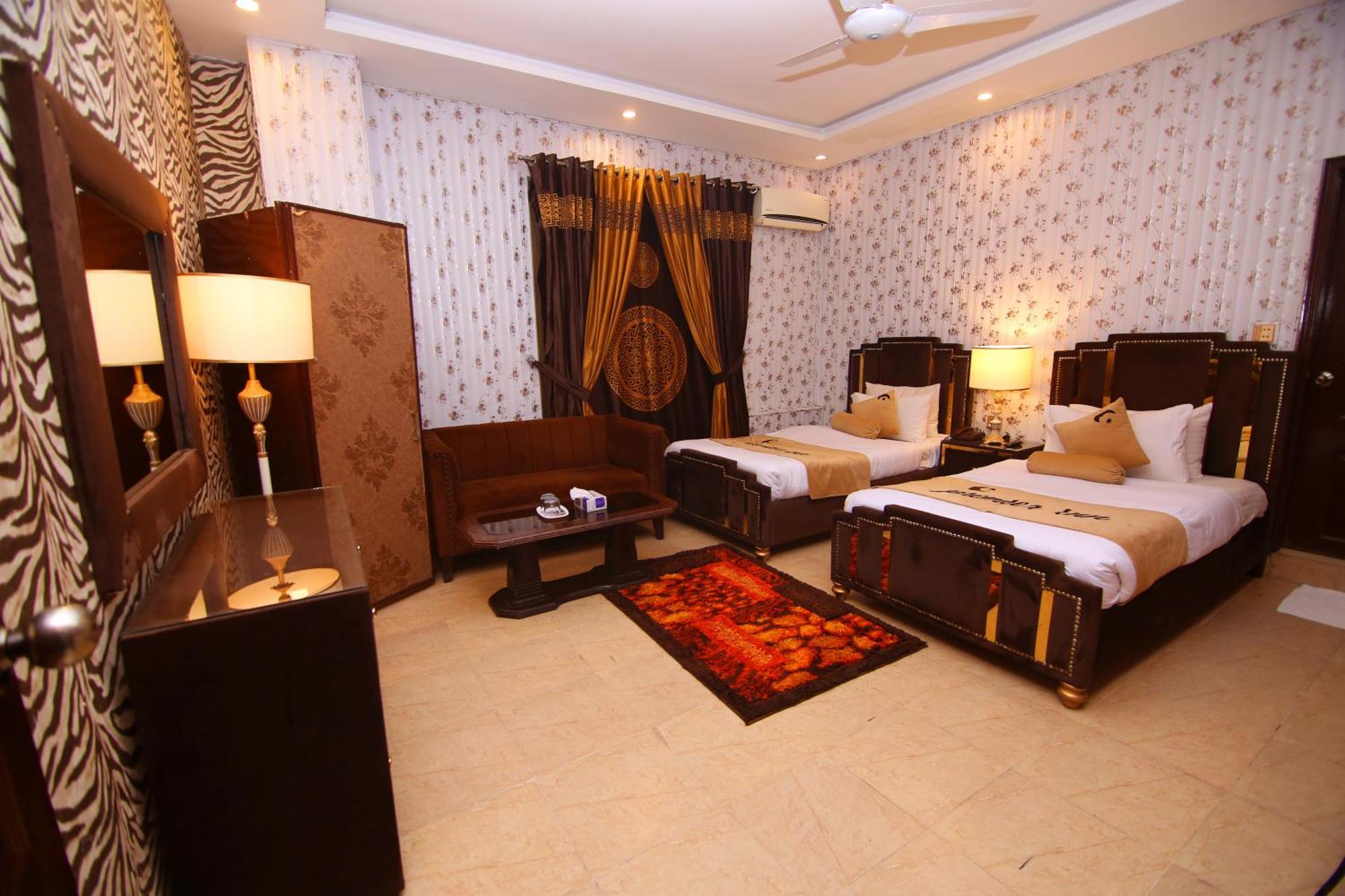 Premier Inn Johar Town Lahore Eksteriør billede