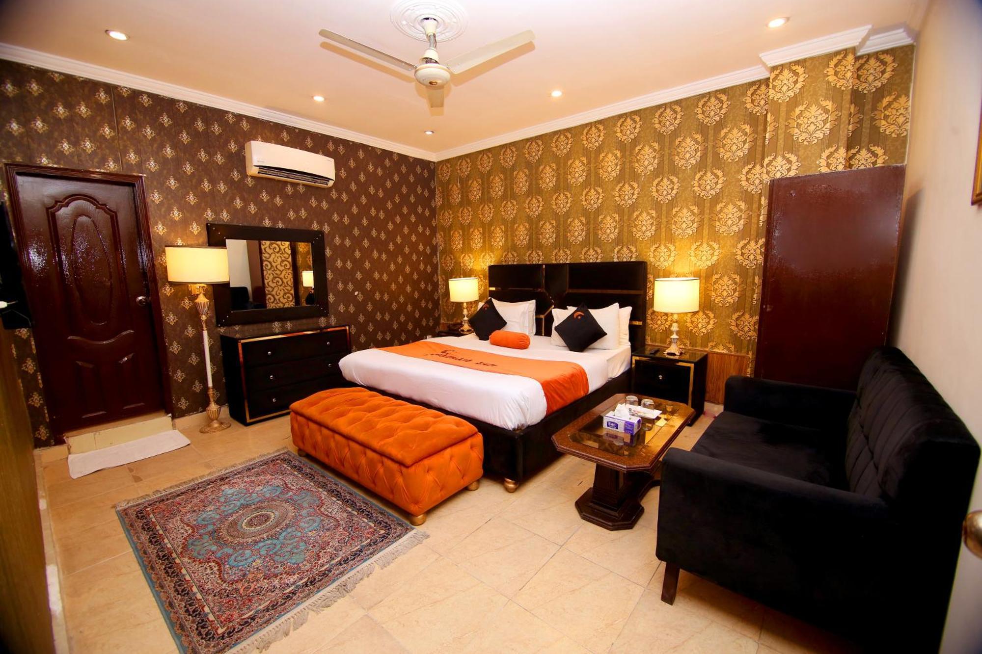 Premier Inn Johar Town Lahore Eksteriør billede