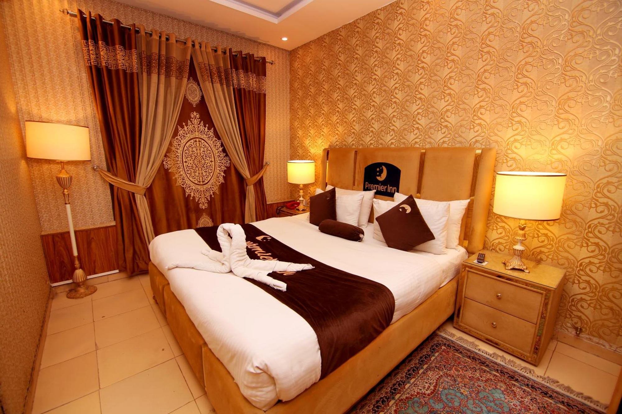 Premier Inn Johar Town Lahore Eksteriør billede