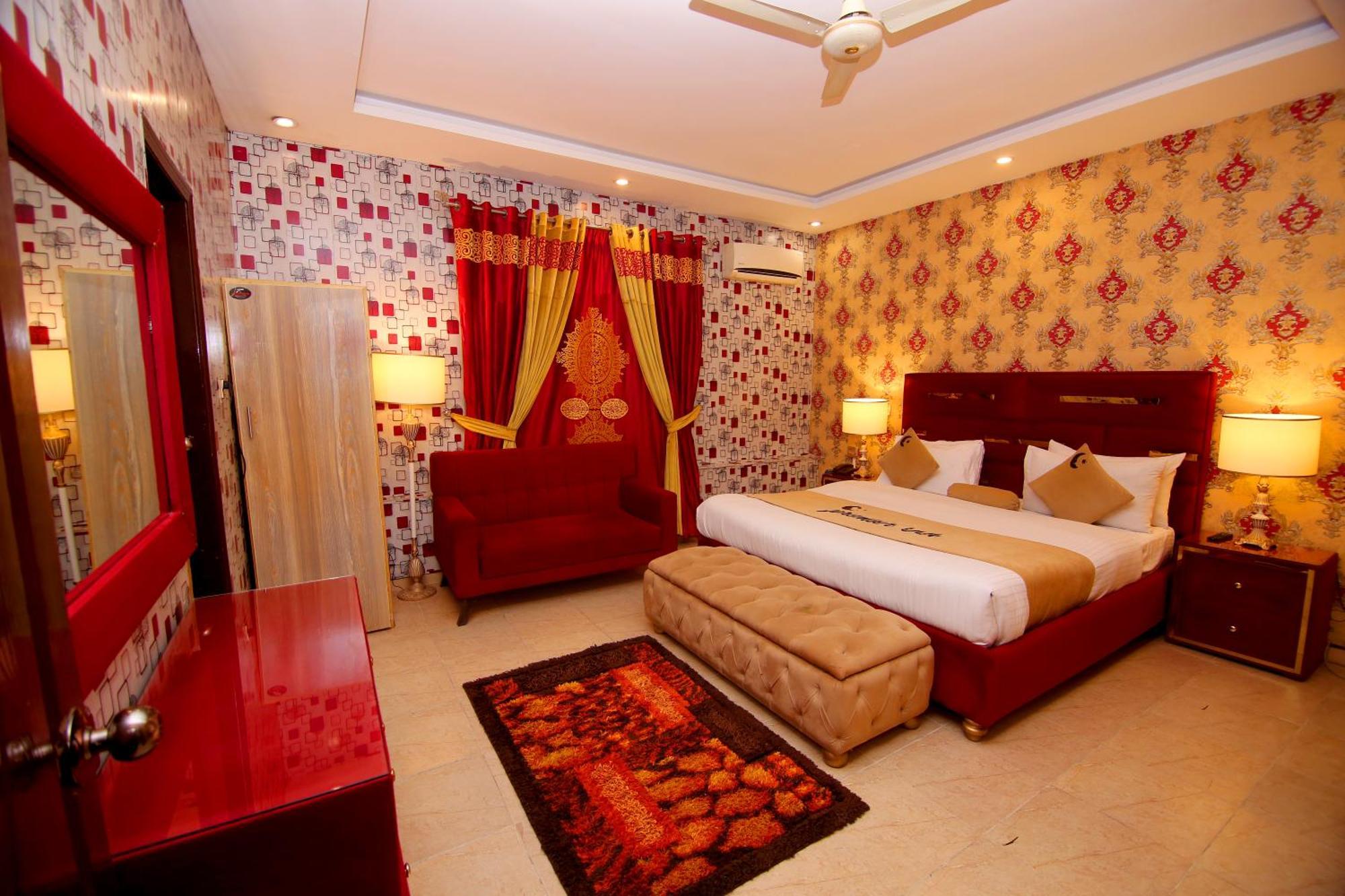 Premier Inn Johar Town Lahore Eksteriør billede