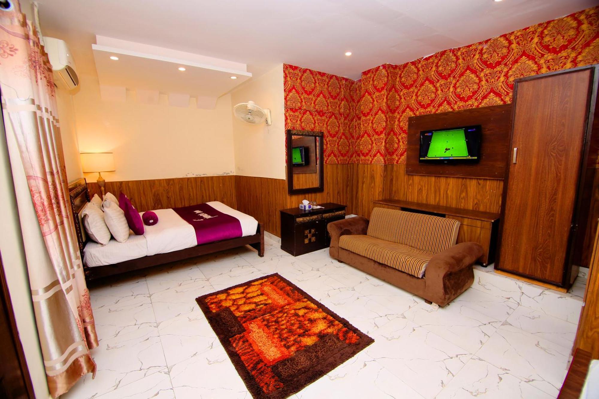 Premier Inn Johar Town Lahore Eksteriør billede